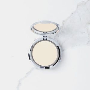 Chantecaille Compact Makeup (Shell)